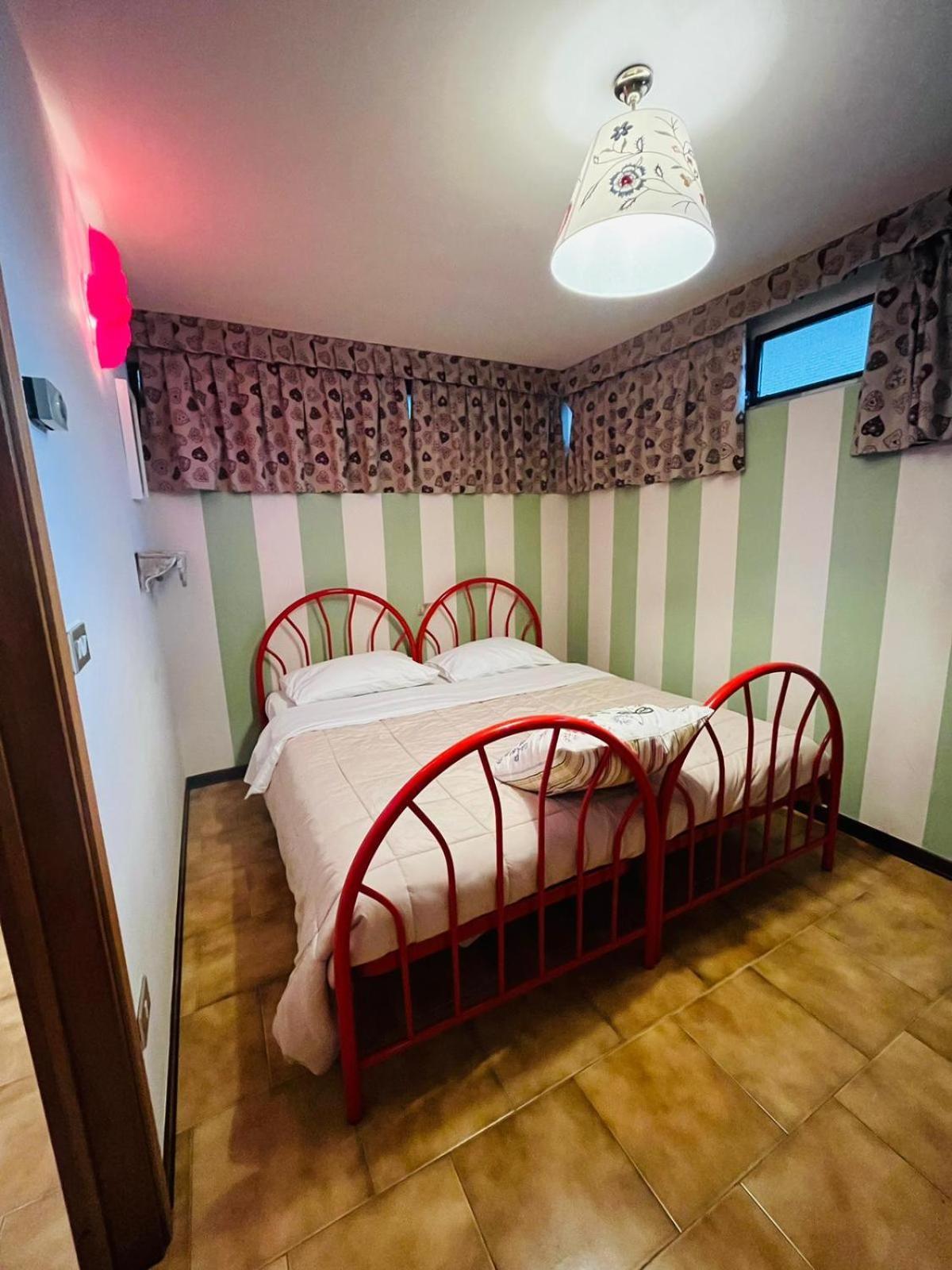 San Luigi - Rooms & Apartments Campodolcino Room photo