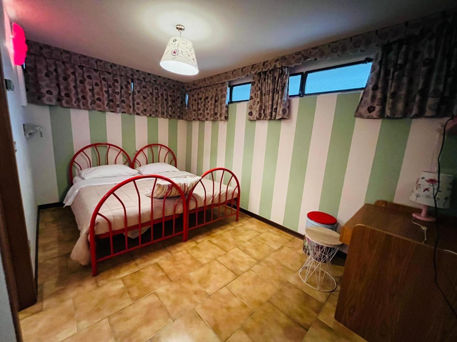 San Luigi - Rooms & Apartments Campodolcino Room photo